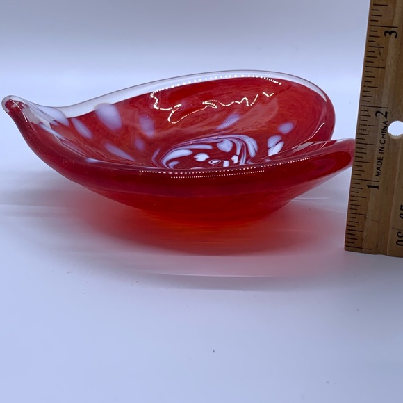 Glass Eye USA Red HEART SHAPED ART GLASS candy dish.  Valentines Day! - Picture 6 of 7